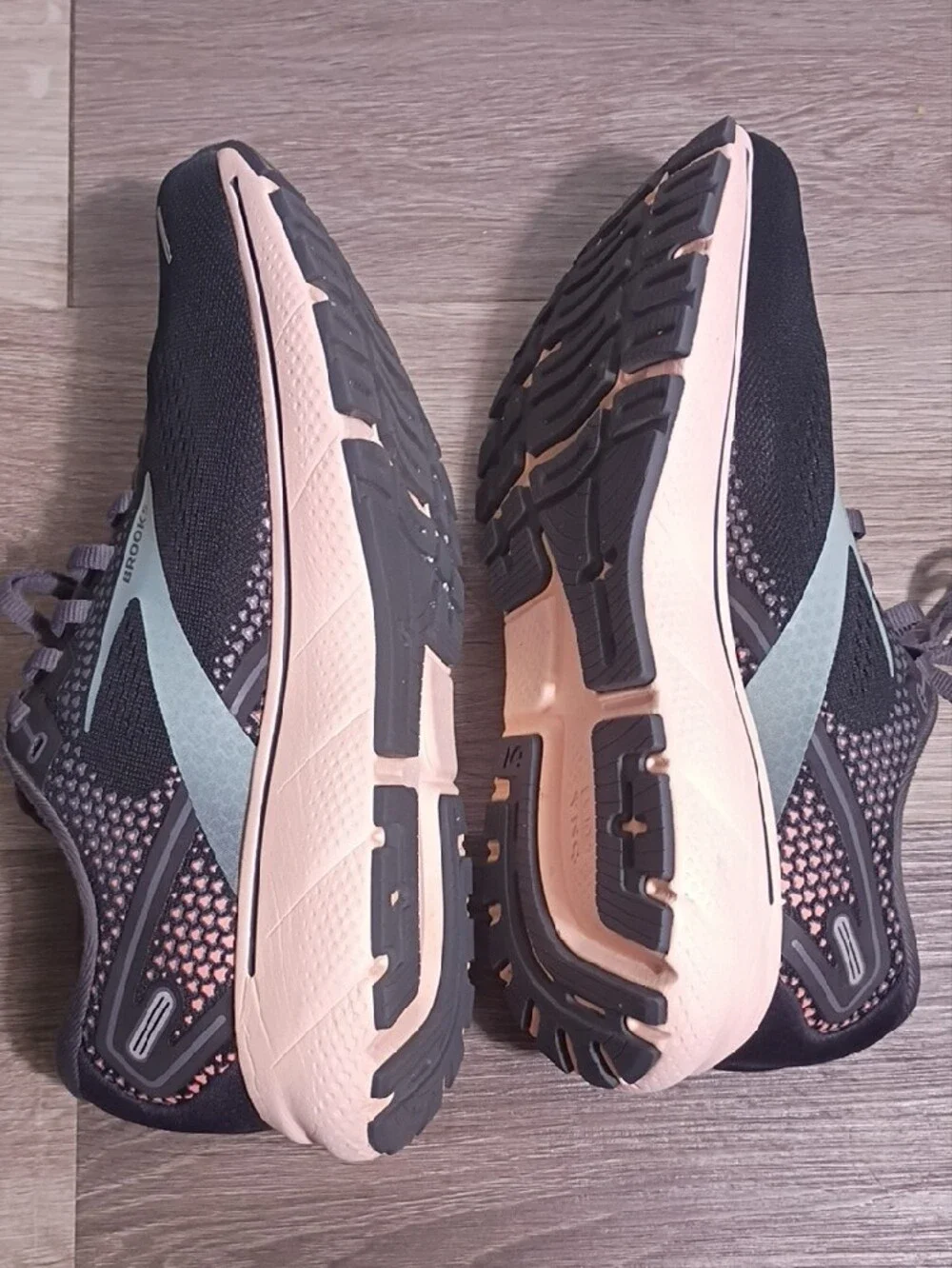 Brooks Women’s Ghost Running Shoes‎ - Black with Light Pink Sole